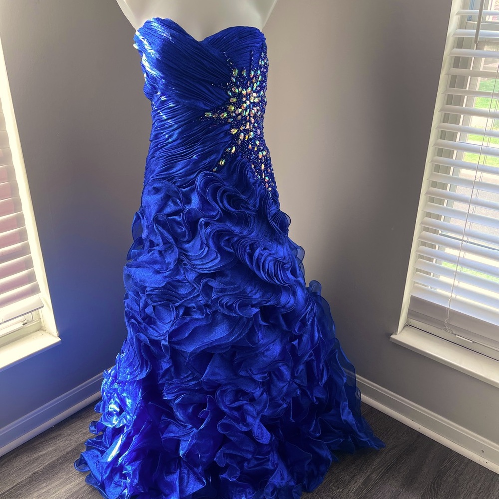 Mac Doggal Couture Size 12 Formal